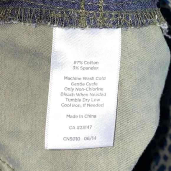 Talbots Signature Green Leopard Print Straight Leg Cotton/Spandex Blend Pants - Picture 5 of 10